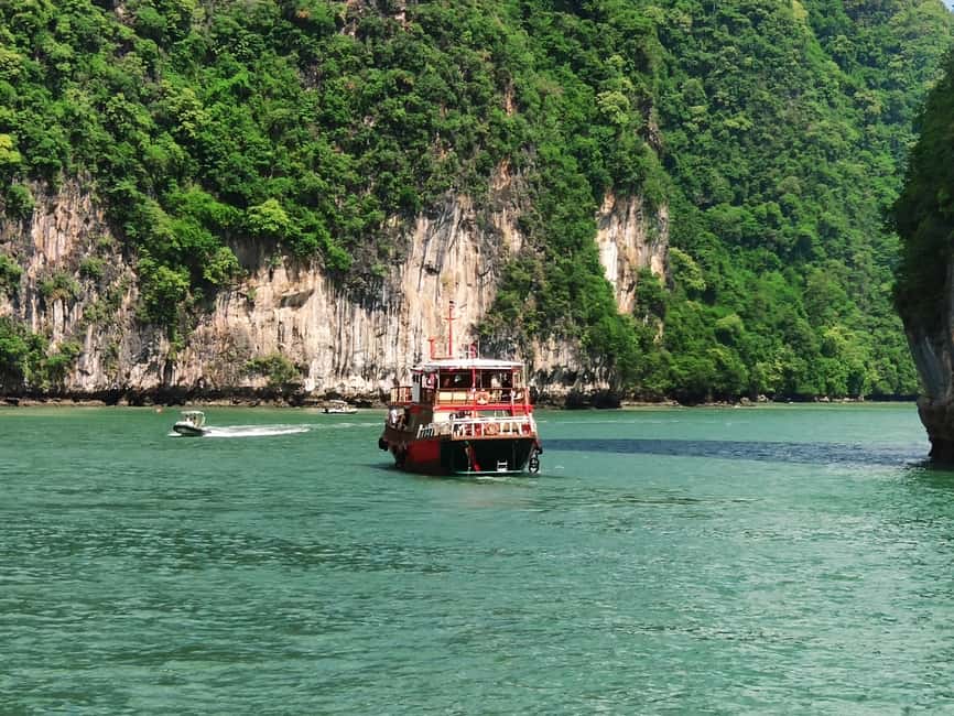 Phuket: Phang Nga,Hong & James Bond Islands by Big Boat - Phang Nga Bay lunch and swim time: the calm middle of the day