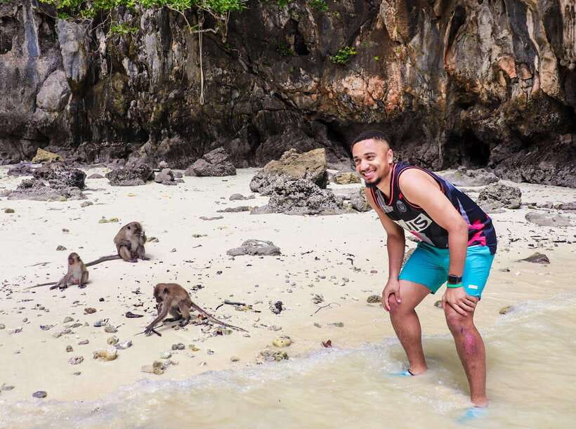 Phuket: PhiPhi, Maya Bay & Khai Island Day Tour with Lunch - Phi Phi Don Island Lunch and Free Time on the Main Island