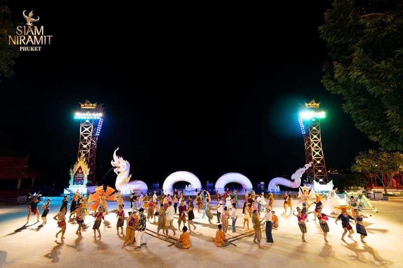 Phuket: Siam Niramit Ticket with Round Transfer and Dinner - Pickup and round transfer in Phuket: how to make it painless
