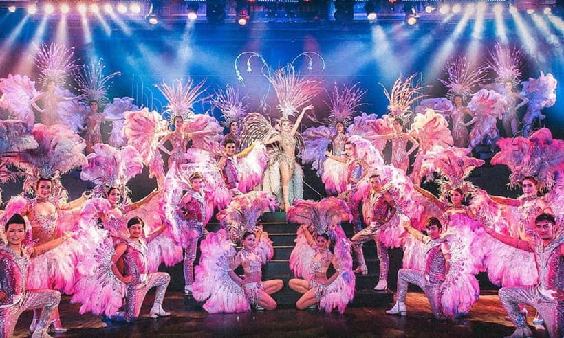 Phuket: Simon Cabaret Show Tickets Optional First 3 Rows - Costumes, music, and what to expect about singing