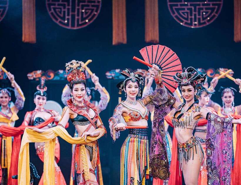 Phuket: Simon Cabaret Show VIP Tickets - The show lineup: singing, dancing, comedy, and pop music crossover