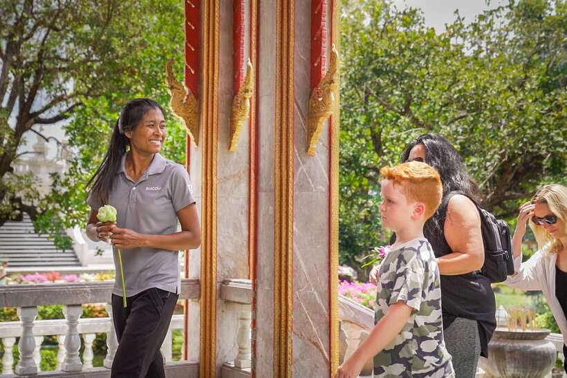 Phuket: Wat Chalong, Viewpoint, and Old Town Guided Tour - Pickup, van time, and how to make it painless