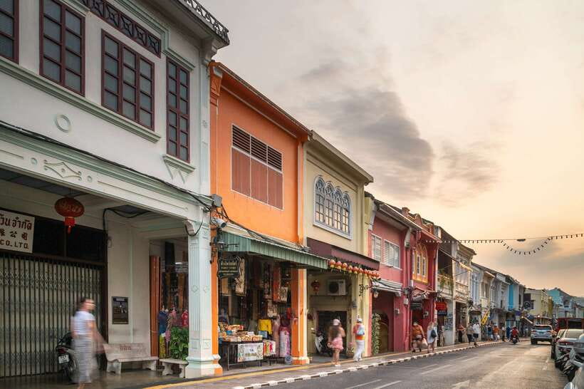 Phuket: Wat Chalong, Viewpoint, and Old Town Guided Tour - Cashew nut factory stop: short, practical, and often the surprise favorite