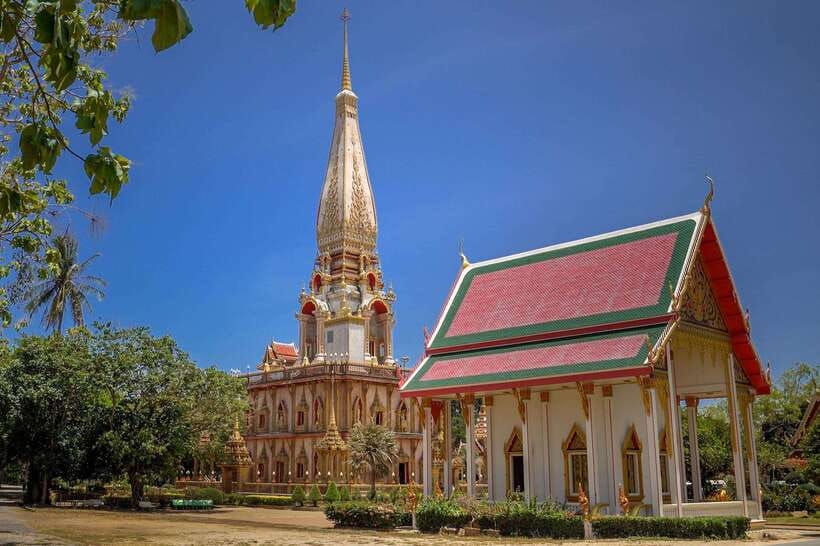 Phuket: Wat Chalong, Viewpoint, and Old Town Guided Tour - Karon View Point: the coast photos you came for