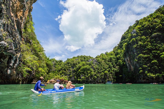PREMIUM James Bond & Phang Nga bay & 2 Canoes - Canoeing Hong Island (Koh Hong’s Lagoon): The Best Way to Relax Without Doing Nothing