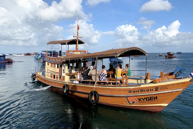 Premium Snorkel Tour to the Bays of Koh Tao onboard the Oxygen - The Oxygen lunch reset: sandwiches, panna cotta, and one more big snorkel