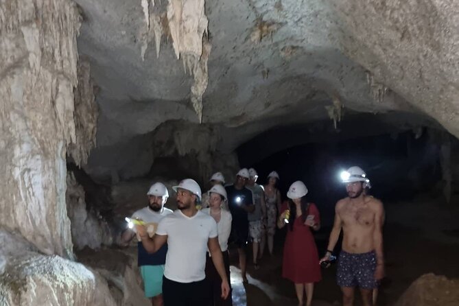 Premium Speedboat to James Bond, Panyee, Hong, Naka Island - Phang Nga Bay speedboat time, plus a cave stop before Hong