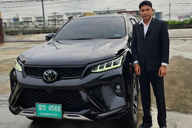 Private Airport Transfer Suvanbhumi BKK To Pattaya - Inside the car: comfort, safety habits, and driver style