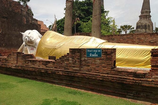 Private Ayutthaya Day Tour from Bangkok With Lunch - Wat Phra Sri Sanphet: royal power made visible