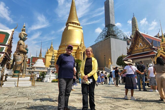 Private Bangkok City Tour Full Day With The Grand Palace - Wat Phra Chetuphon (Wat Pho) and the Reclining Buddha, your calm warm-up