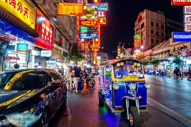Private Bangkok Night Tour by Tuk Tuk with Dinner - Democracy Monument: a quick landmark that anchors the city