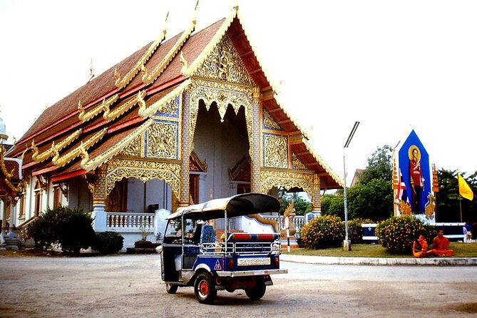Private Chiang Mai Old City Half Day Tuk Tuk Tour - Wat Chedi Luang: big-stupa energy in the Old City