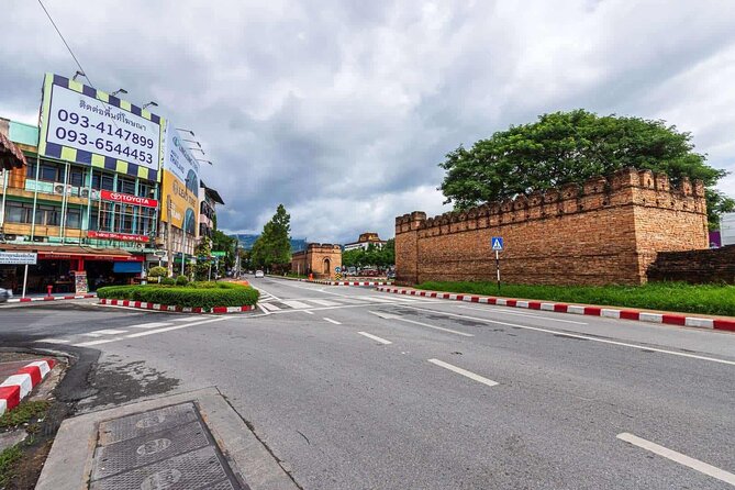Private Chiang Mai Old City Half Day Tuk Tuk Tour - Three Kings Monument: quick landmark, useful context