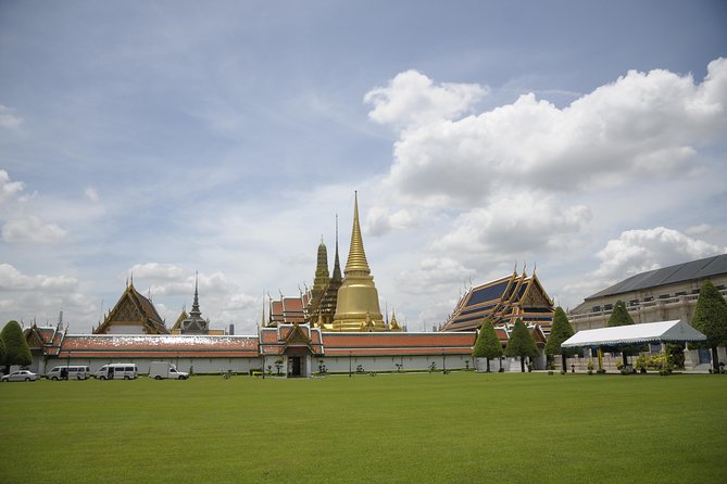 Private Customized Bangkok Tour With Driver - Stop Three: Wat Pho and the Thai Massage School Area