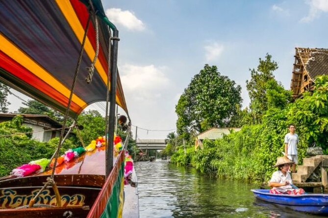 Private Damnoen Saduak Floating Market and Train Market Tour - Damnoen Saduak and Maeklong in one private day