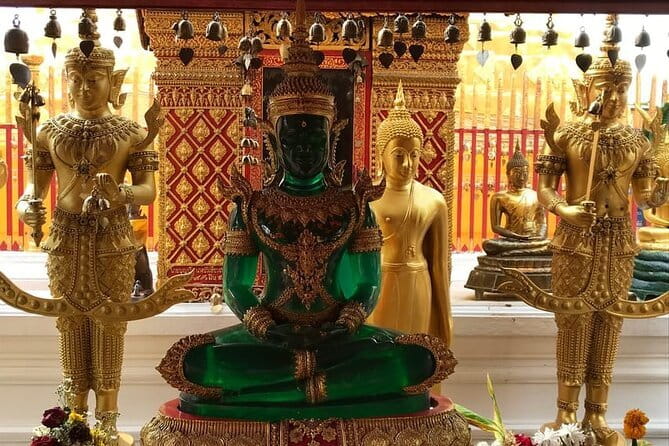 Private Day Tour Doi Suthep Temple and Handicraft Center - Lunch and included comfort: what keeps the day from dragging