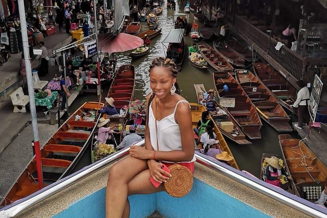 Private Excursion to Maeklong Railway and Floating Markets - Damnoen Saduak by long-tail boat, the calm between the crowds