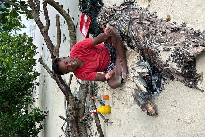 Private Experience with Fishing, Barbeque, Sashimi and Snorkeling - BBQ and sashimi lunch on the island: the best payoff