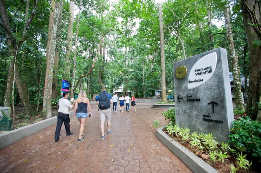Private Group Half-Day City Tour Around Koh Samui - Nathon Town and shopping that feels like you, not a rush