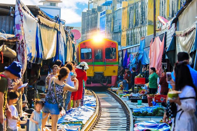 Private Guided Tour to Train Market and Damnoensaduak Floating Market - Pacing and timing: how to avoid the most common disappointment