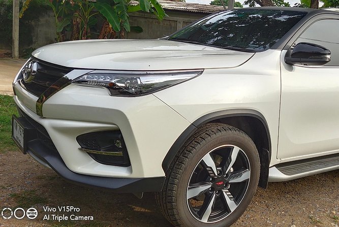 Private Luxury Car rental + English speaking driver: - Private Luxury Car Comfort in Chiang Mai, With English on Demand