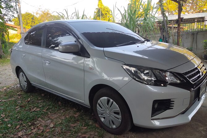 Private Luxury Car rental + English speaking driver: - Chiang Rai White Temple and Blue Temple, The Early-Start Rule