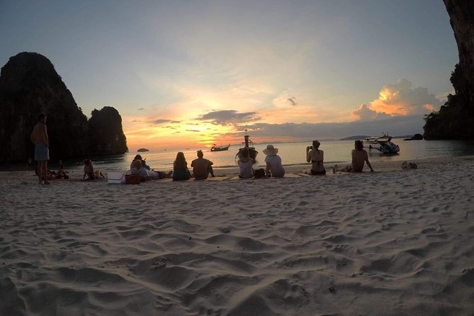 Private Phi Phi & 4 Islands Sunset Cruise by Speedboat - from Krabi - Food and drinks that keep the day from turning into a hunger scramble