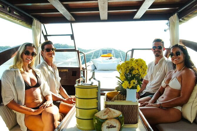 Private Pig Island & Koh Taen Luxury Longtail Tour - Private Longtail Boat Island Hopping, With Pigs and Reefs in the Same Afternoon