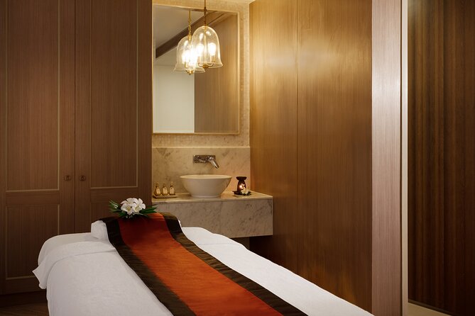 Private Royal Siam Thai Package with Thai Massage in Phuket - White mud wrap, 30 minutes to truly cool down