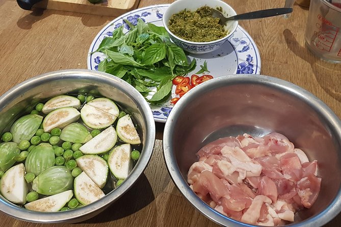Private Thai Home Cooking Lesson (since 2004) - Entering a real Thai home kitchen in Bangkok