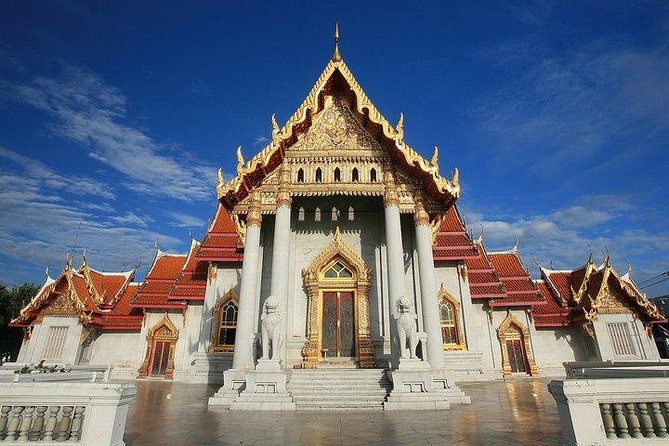 Private Tour: Damnoen Saduak Floating Market and Bangkok City Temples - The farm stops that turn a photo day into a real day