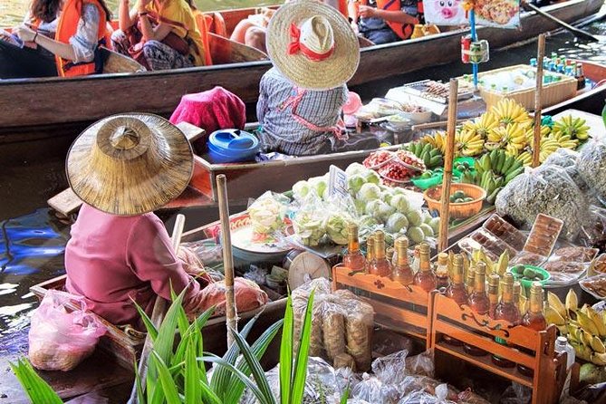Private Tour: Floating Markets and Bridge on River Kwai Day Trip from Bangkok - Damnoen Saduak floating markets by long-tail speed-boat