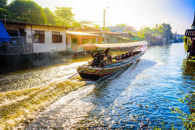 Private Tour: Floating Markets and Suan Sampran Day Trip from Bangkok - Damnoen Saduak Market Time: Shopping, Noise, and What You Might Miss
