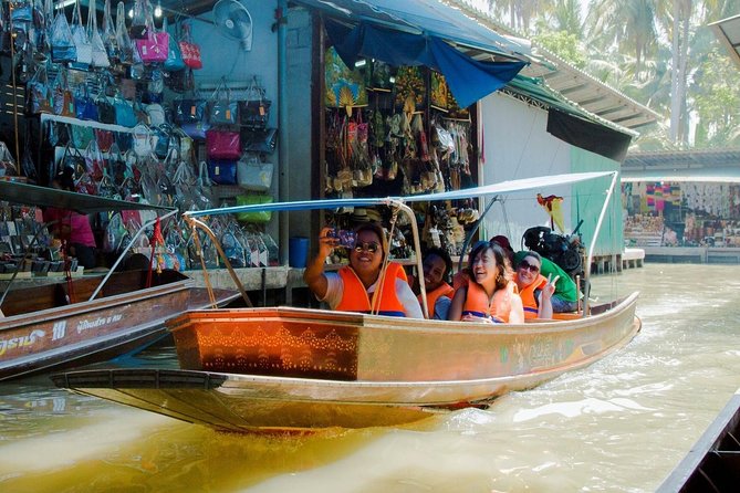 Private Tour from Bangkok: Railway and Floating Markets Tour - The family-run palm sugar stop, and why it’s not just a photo stop