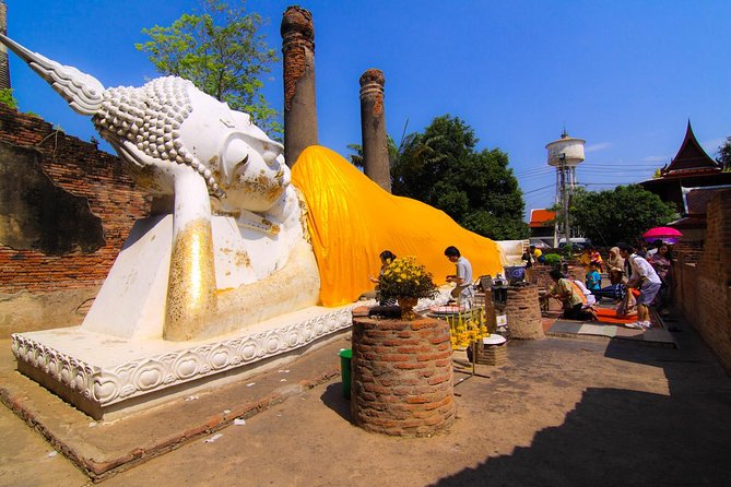 Private Tour: Full Day Ancient City of Ayutthaya and Lopburi - Lunch in the middle: a real break, not a forced stop