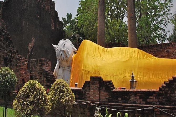 Private Tour: Full-Day Ayutthaya Tour from Bangkok - Phra Mongkhon Bophit: The Bronze Buddha That Feels Like a Landmark
