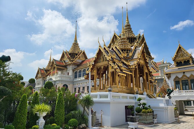 Private Tour to Grand Palace, Pho Temple and Arun Temple - Stop 4: Wat Arun, the Temple of Dawn and its porcelain spires