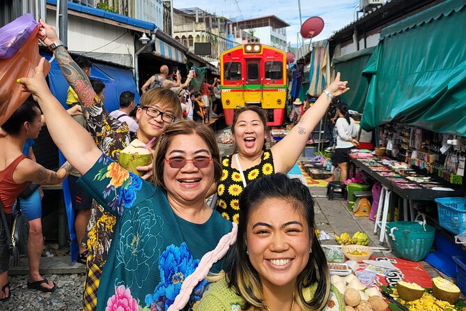 Private Tour to Maeklong Railway Market and Floating Market - Key highlights at a glance