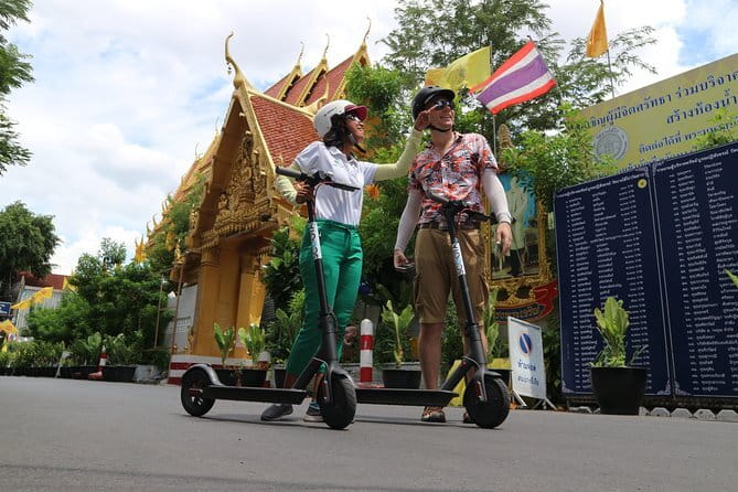 Private Tour to Pho Temple, Arun Temple and Canal Tour - Pak Khlong Talad flower market: your sensory payoff at the end
