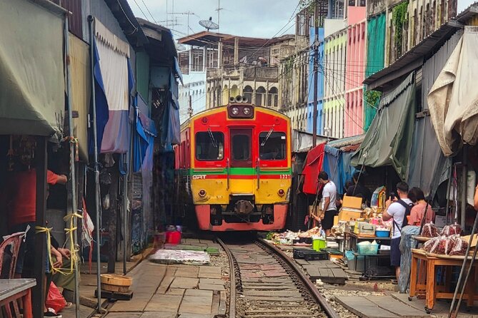 Private Tour to Railway Market and Damnoen Saduak Floating Market - Key highlights worth getting excited about