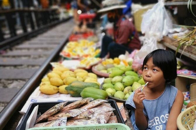 Private Tour to Railway Market and Damnoen Saduak Floating Market - Food you’ll actually care about: mango sticky rice and coconut ice cream