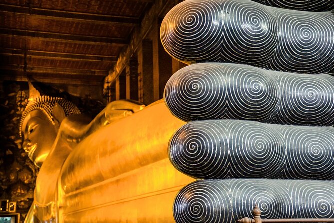 Private tour to Wat Pho,Wat Arun, Canal Tour,Flower Market - Gliding past stilt homes, old boards, and daily life