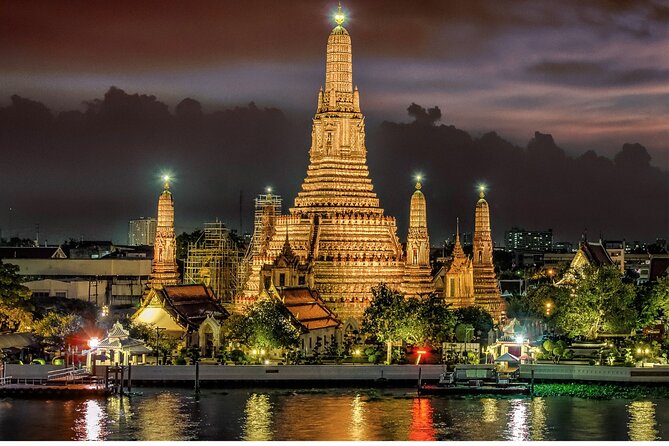 Private tour to Wat Pho,Wat Arun, Canal Tour,Flower Market - Wat Pho and the Reclining Buddha: give it the full attention