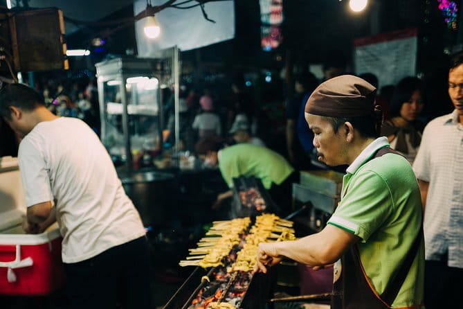 Private Tuktuk Authentic Food Tour (Chinatown-Flower Market) - Wat Phra Kaew, Wat Saket Golden Mount, and the photo-stop approach