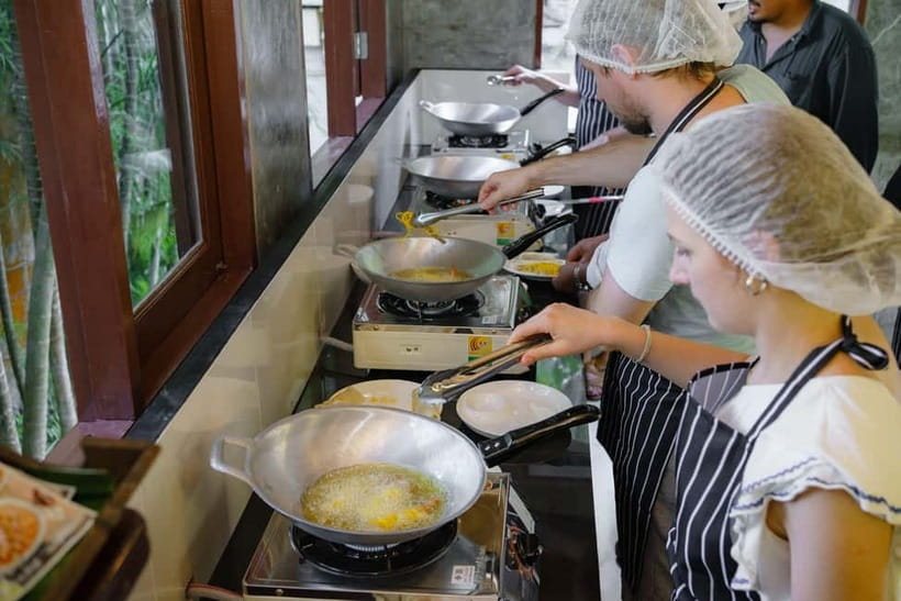 Railay: Hands-On Thai Cooking Class at Railay Beach - Key Points Worth Booking