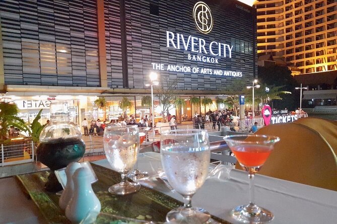 River Star Princess Dinner Cruise: Bangkok Chao Phraya River - Entertainment on board: live music, Thai performance, and Khon mask dancing
