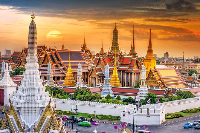 Royal Grand Palace and Bangkok Temples: Half Day Tour - Wat Pho’s Reclining Buddha and the Sea of Buddha Images