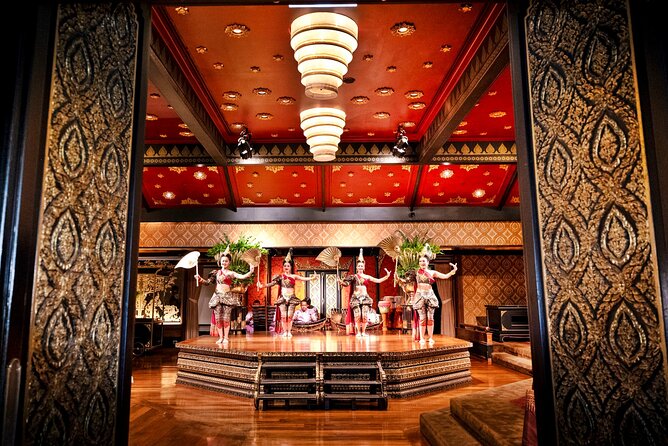 Sala Rim Naam Dinner and Show at Mandarin Oriental in Bangkok - Who this dinner show suits best