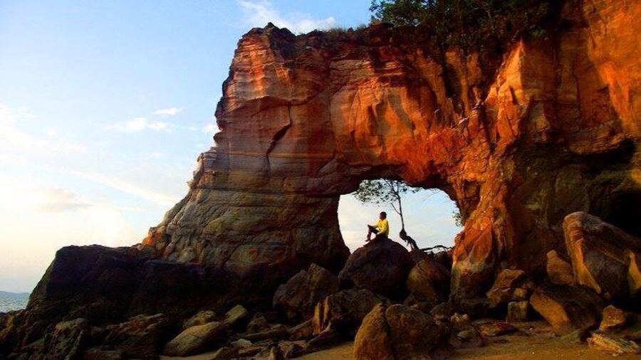 Sea Kayaking in Ao Thalane & Optional Full-Day Hong Island - Sunset, BBQ, and the natural spring shower at Laem Jamoog Kway