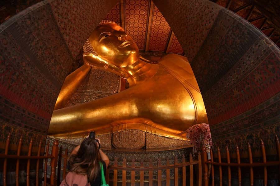 Shared Tour: Wat Pho, Wat Traimit and Wat Benchamabophit - Temple Etiquette First: Dress Code and Shoe Rules